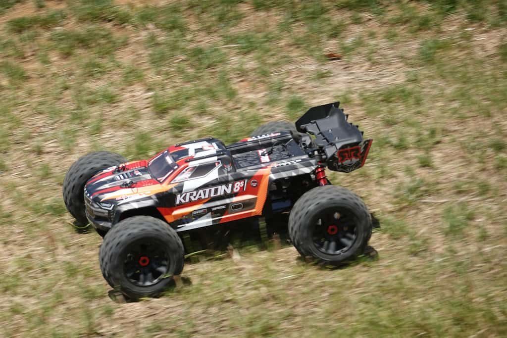kraton 8 S driving in the grass